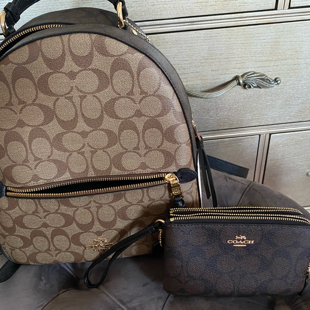 Coach Backpack - Picture 4 of 7